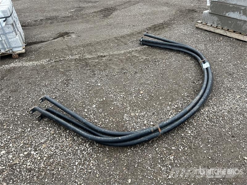 Quantity of (4) Metal Fuel Tank Holder Drugi deli