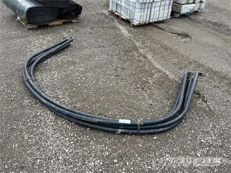 Quantity of (4) Metal Fuel Tank Holder Drugi deli
