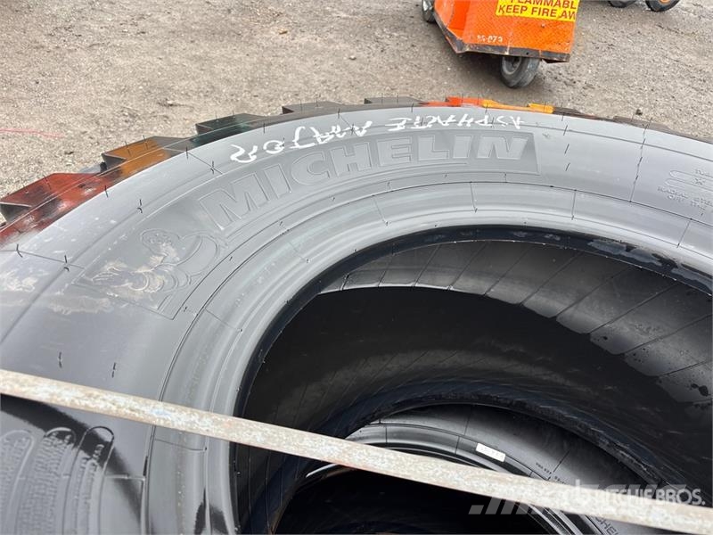 Quantity of (4) Michelin XTLA 20.5R25 Tires Gume, točkovi i felne