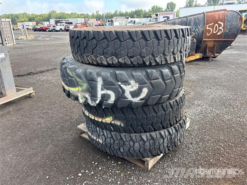 Quantity of (4) Mixed Tires Opony, koła i felgi