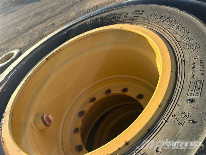 Quantity of (4) Nokian 710/45-26.5 20 PR F Tires 轮胎、车轮、轮圈