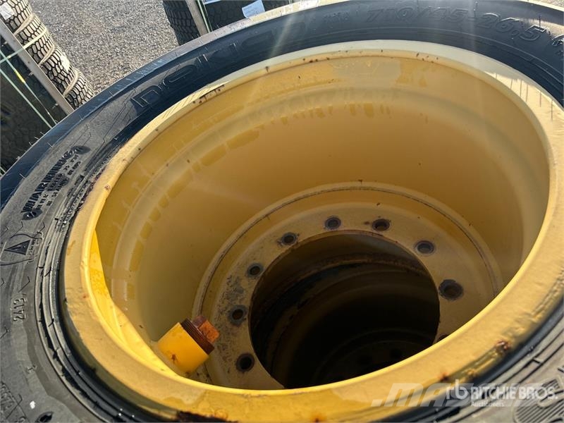 Quantity of (4) Nokian 710/45-26.5 20 PR F Tires 轮胎、车轮、轮圈
