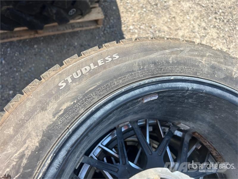Quantity of (4) RTX Aluminum Wheels with 225/55/18 Drugi deli