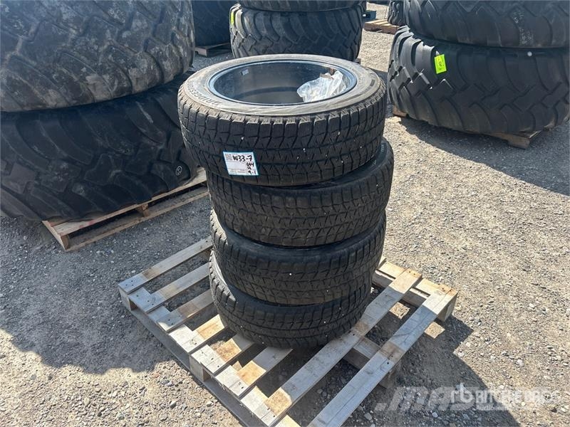Quantity of (4) RTX Aluminum Wheels with 225/55/18 Drugi deli