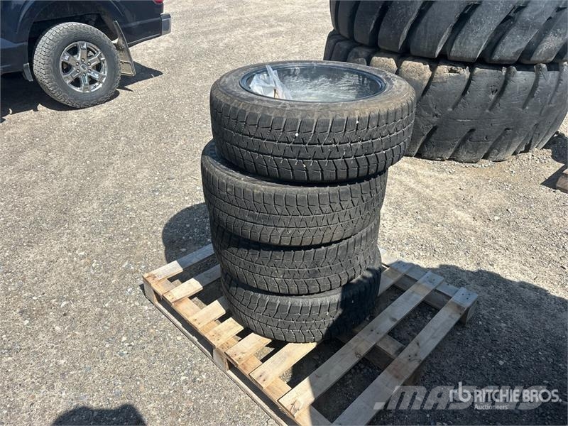Quantity of (4) RTX Aluminum Wheels with 225/55/18 Drugi deli