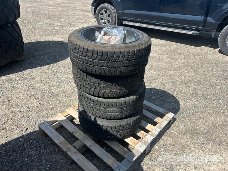 Quantity of (4) RTX Aluminum Wheels with 225/55/18 Drugi deli