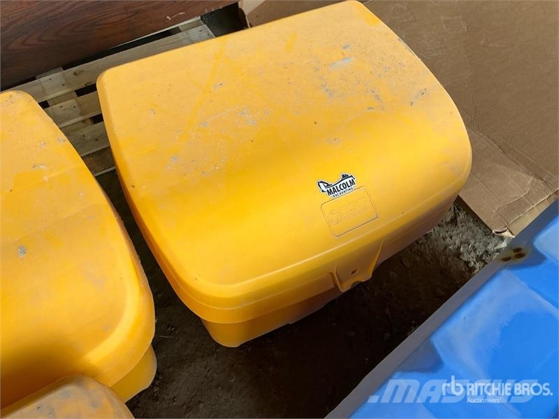 Quantity of (4) Salt Bins Drugi deli
