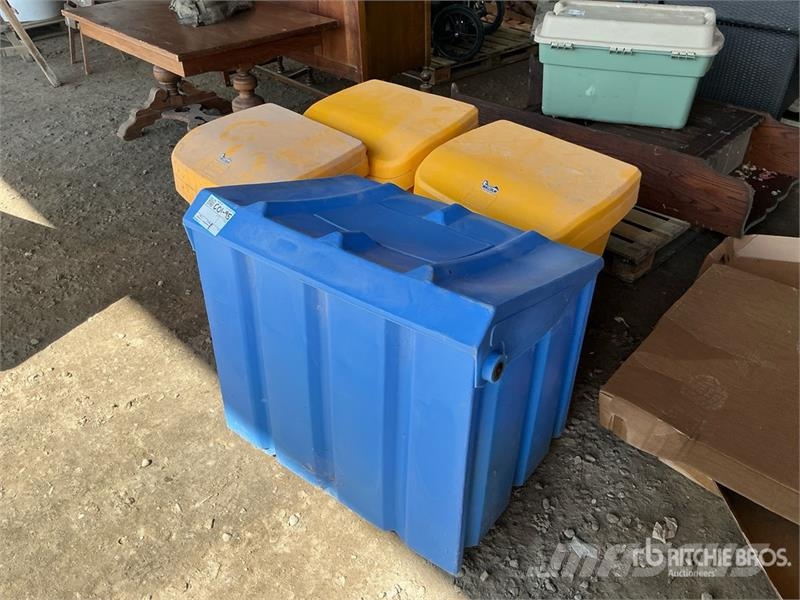 Quantity of (4) Salt Bins Drugi deli
