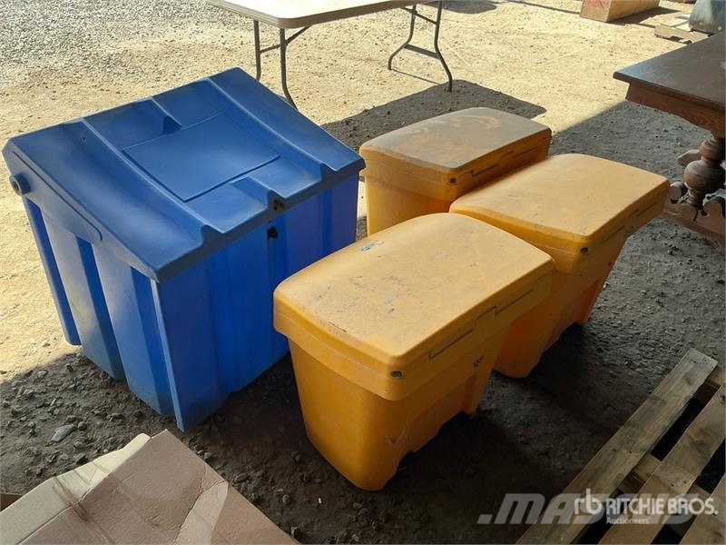 Quantity of (4) Salt Bins Drugi deli