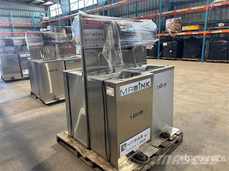 Quantity of (4) Stainless Steel Hand Wash Station Andre komponenter
