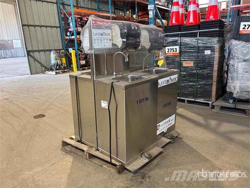 Quantity of (4) Stainless Steel Hand Wash Station Andre komponenter