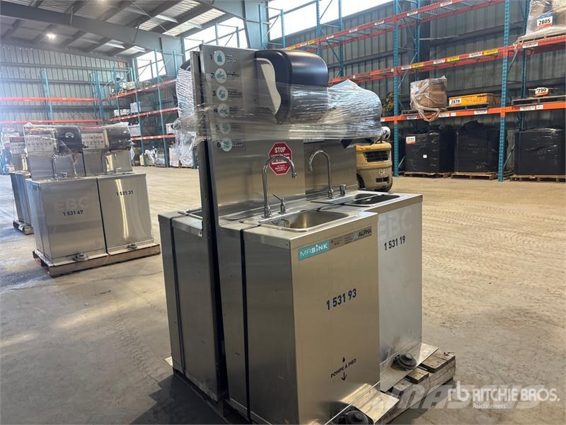 Quantity of (4) Stainless Steel Hand Wash Station Andre komponenter