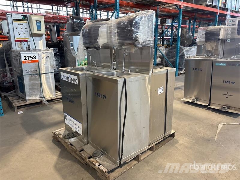 Quantity of (4) Stainless Steel Hand Wash Station Andre komponenter