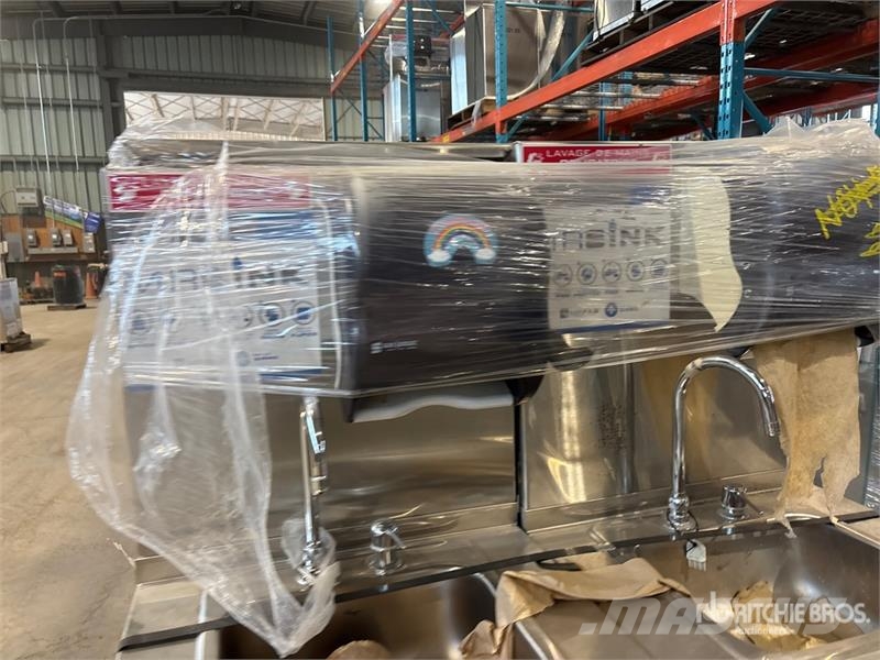  Quantity of (4) Stainless Steel Hand Wash Station Andre komponenter