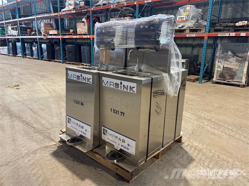 Quantity of (4) Stainless Steel Hand Wash Station Andre komponenter
