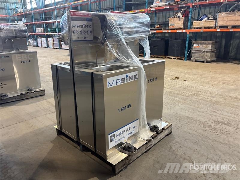  Quantity of (4) Stainless Steel Hand Wash Station Andre komponenter