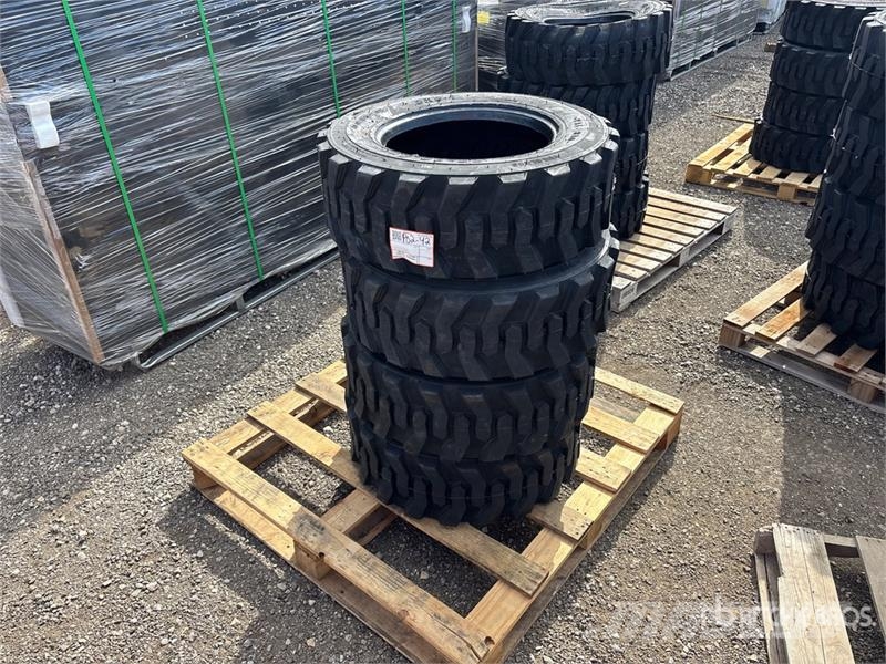 Quantity of (4) Tai Hao 10-16.5 Heavy Duty Tires ( Gume, točkovi i felne