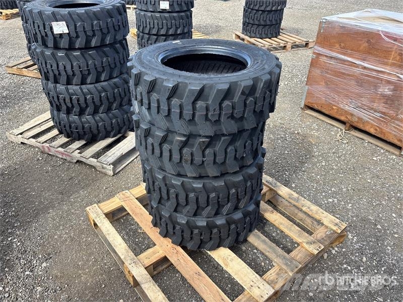 Quantity of (4) Tai Hao 10-16.5 Heavy Duty Tires ( Gume, točkovi i felne