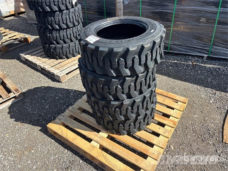 Quantity of (4) Tai Hao 10-16.5 Heavy Duty Tires ( Gume, točkovi i felne