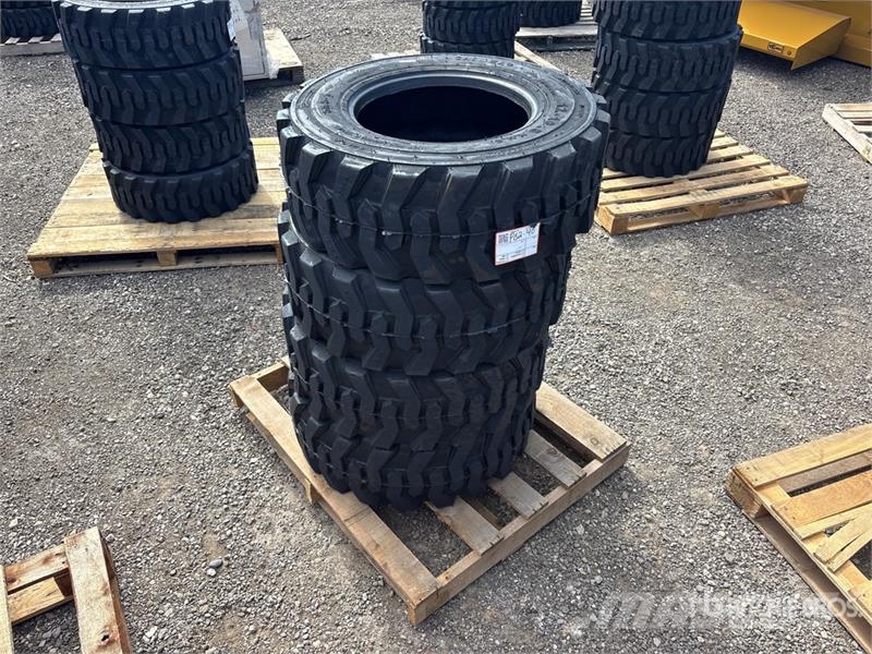 Quantity of (4) Tai Hao 12-16.5 Heavy Duty Tires ( Gume, točkovi i felne