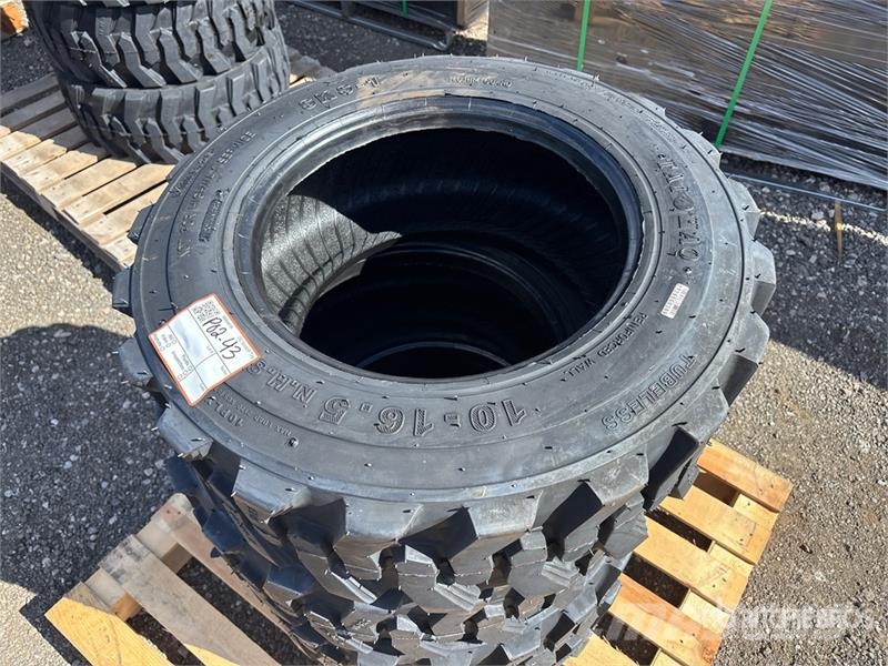Quantity of (4) Tai Hao 10-16.5 Heavy Duty Tires ( Gume, točkovi i felne