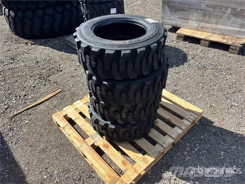 Quantity of (4) Tai Hao 10-16.5 Heavy Duty Tires ( Gume, točkovi i felne