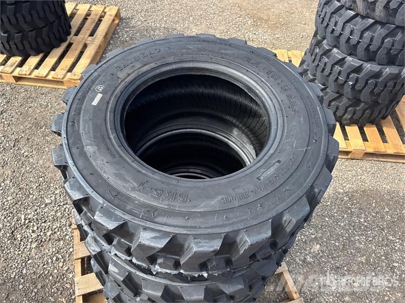 Quantity of (4) Tai Hao 12-16.5 Heavy Duty Tires ( Gume, točkovi i felne