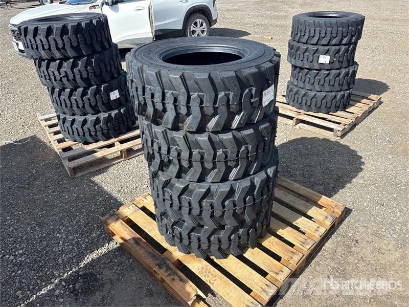Quantity of (4) Tai Hao 12-16.5 Heavy Duty Tires ( Gume, točkovi i felne