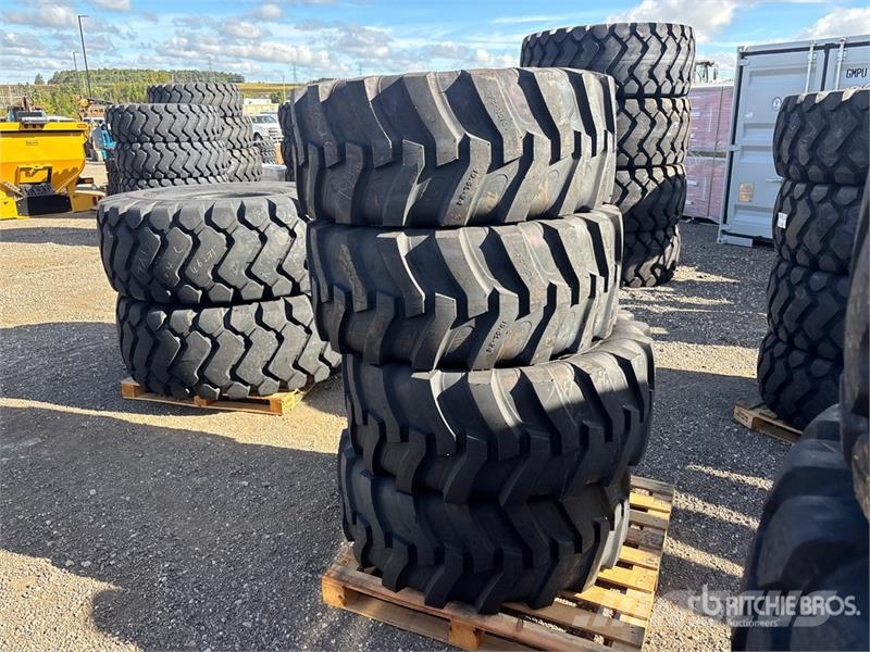 Quantity of (4) TaiHao 19.5L-24 R4 Heavy Duty Tire Gume, točkovi i felne