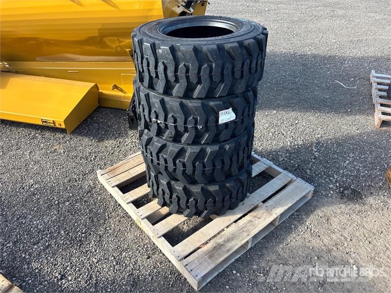 Quantity of (4) TaiHao 12-16.5 Heavy Duty Tires (U Gume, točkovi i felne