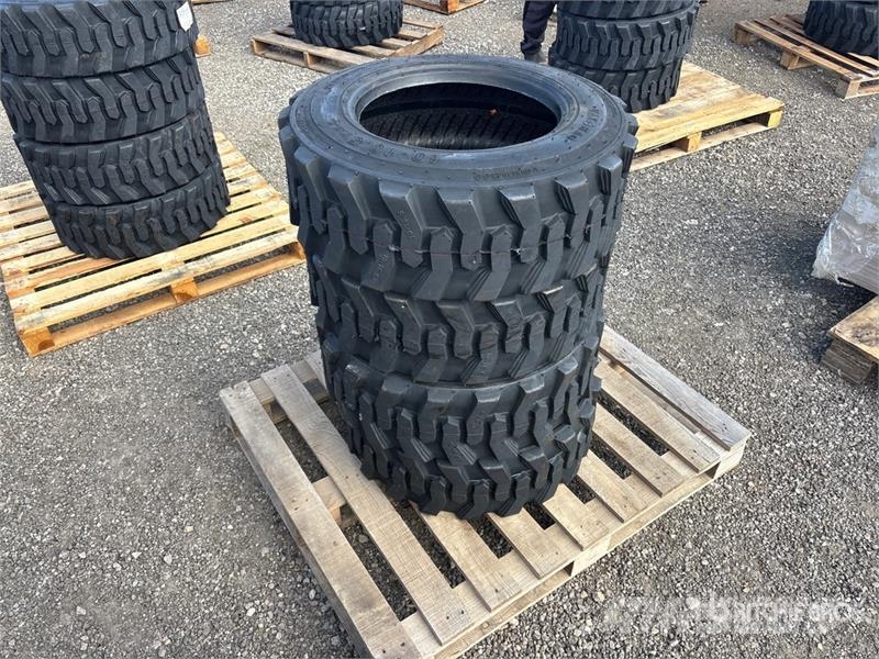 Quantity of (4) TaiHao 10-16.5 Heavy Duty Tires (U Gume, točkovi i felne