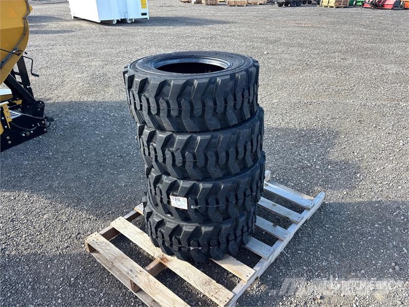 Quantity of (4) TaiHao 12-16.5 Heavy Duty Tires (U Gume, točkovi i felne