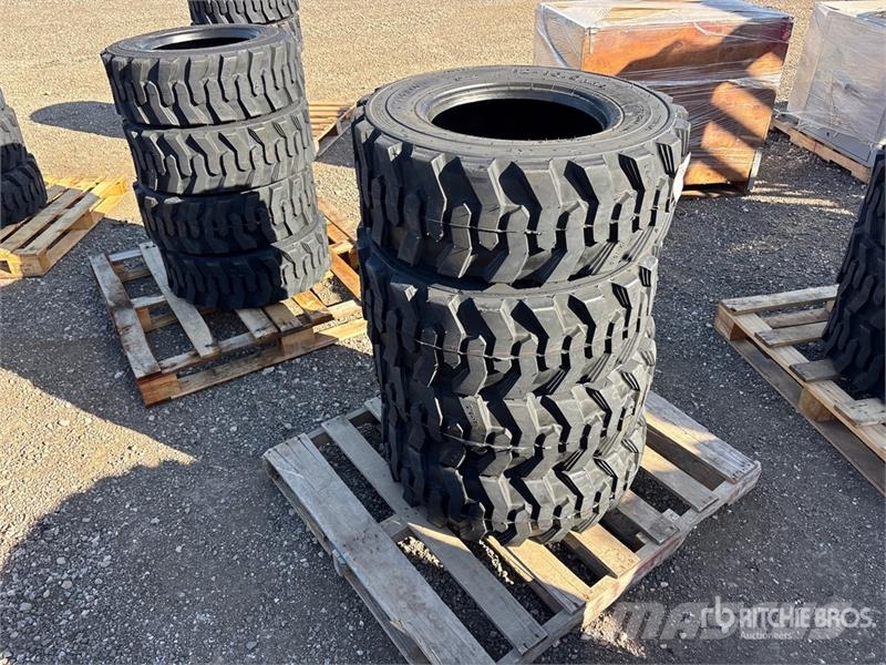 Quantity of (4) TaiHao 12-16.5 Heavy Duty Tires (U Gume, točkovi i felne
