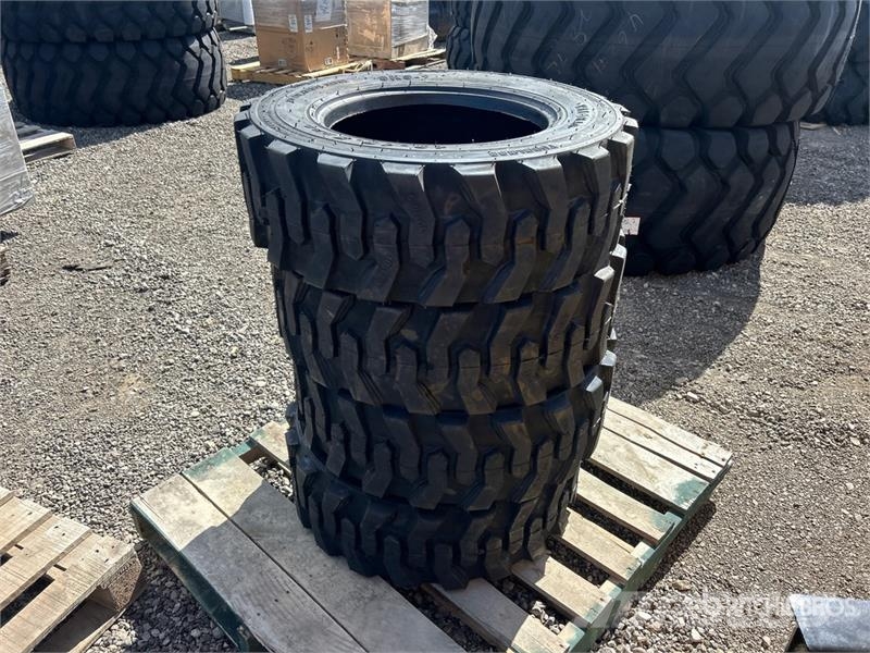 Quantity of (4) TaiHao 10-16.5 Heavy Duty Tires (U Gume, točkovi i felne