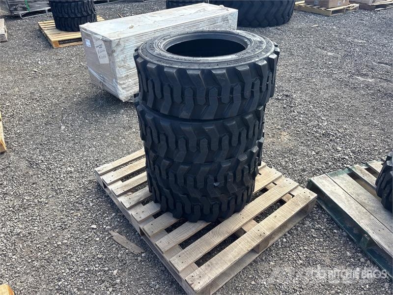Quantity of (4) TaiHao 10-16.5 Heavy Duty Tires (U Gume, točkovi i felne