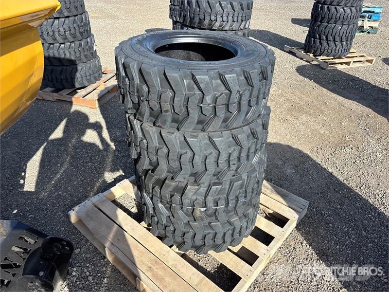 Quantity of (4) TaiHao 12-16.5 Heavy Duty Tires (U Gume, točkovi i felne