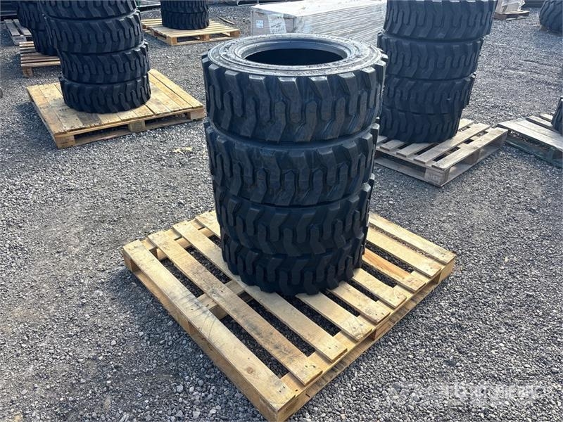 Quantity of (4) TaiHao 10-16.5 Heavy Duty Tires (U Gume, točkovi i felne