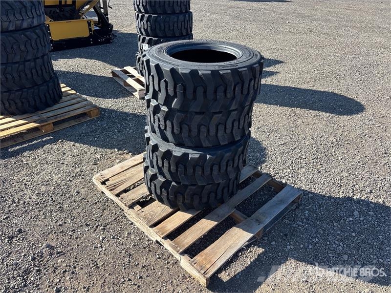 Quantity of (4) TaiHao 10-16.5 Heavy Duty Tires (U Gume, točkovi i felne