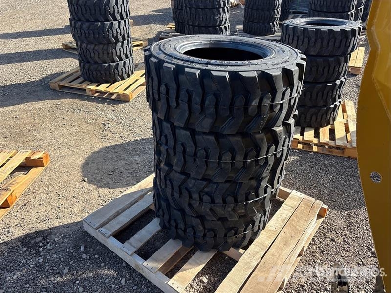 Quantity of (4) TaiHao 12-16.5 Heavy Duty Tires (U Gume, točkovi i felne