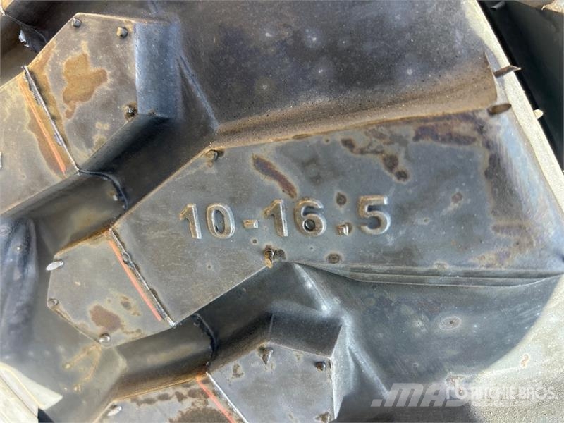 Quantity of (4) TaiHao 10-16.5 Heavy Duty Tires (U Gume, točkovi i felne