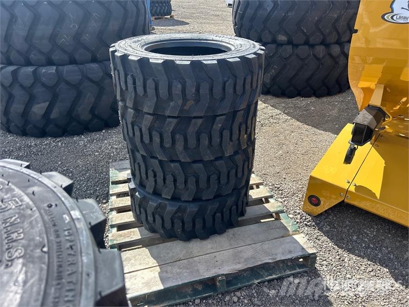 Quantity of (4) TaiHao 10-16.5 Heavy Duty Tires (U Gume, točkovi i felne