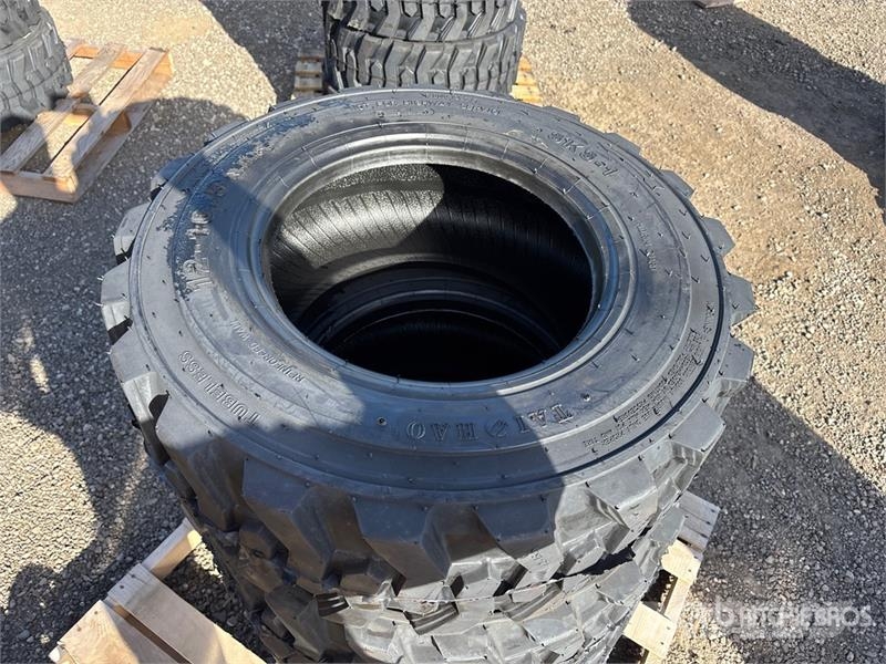 Quantity of (4) TaiHao 12-16.5 Heavy Duty Tires (U Gume, točkovi i felne