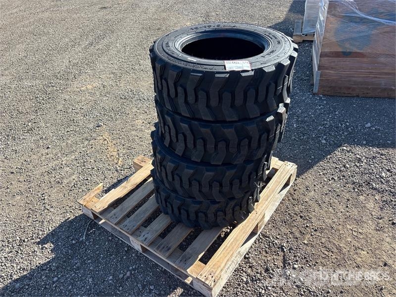 Quantity of (4) TaiHao 10-16.5 Heavy Duty Tires (U Gume, točkovi i felne