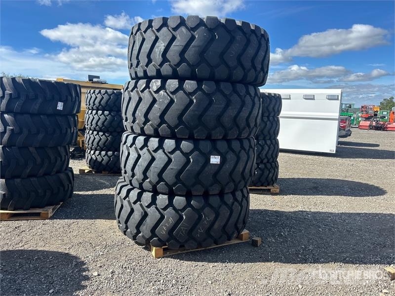 Quantity of (4) TaiHao 26.5R25 E3/L3 Heavy Duty Ti Gume, točkovi i felne