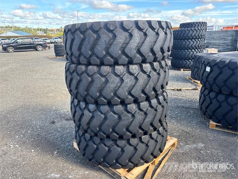 Quantity of (4) TaiHao 20.5-25 E3/L3 Heavy Duty Ti Gume, točkovi i felne