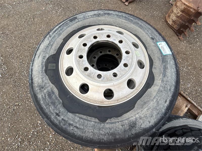 Quantity of (4) Tires Tyres, wheels and rims