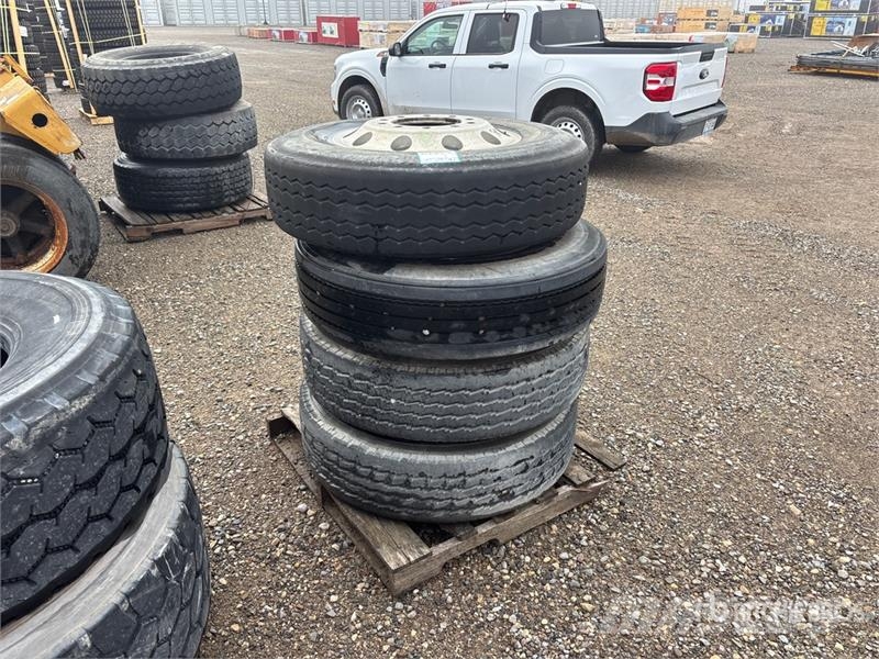 Quantity of (4) Tires Tyres, wheels and rims