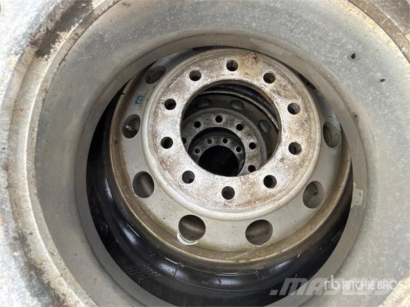 Quantity of (4) Tires Tyres, wheels and rims