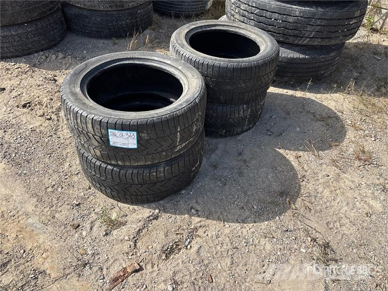  Quantity of (4) Tires الإطارات والعجلات والحافات