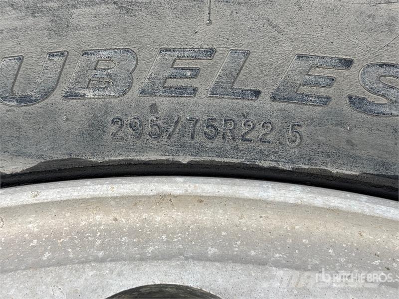 Quantity of (4) Tires Tyres, wheels and rims